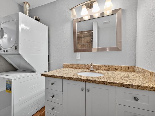 1701 Upland Drive 184, Houston TX 77043