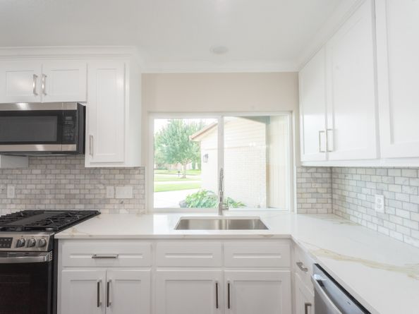 15307 Seahorse Drive, Houston TX 77062
