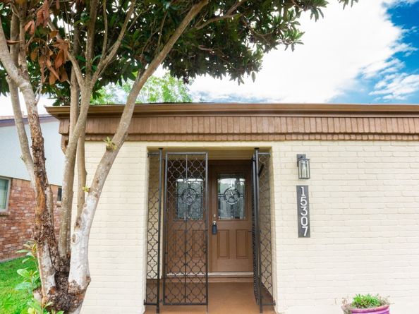 15307 Seahorse Drive, Houston TX 77062