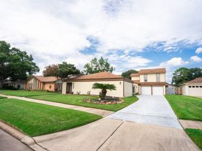 15307 Seahorse Drive, Houston TX 77062