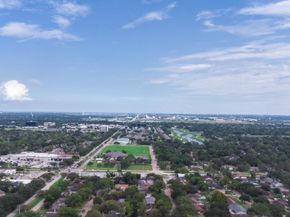 15307 Seahorse Drive, Houston TX 77062