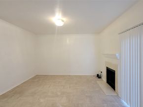 6500 Harbor Town Drive 2703, Houston TX 77036