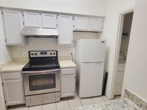 6500 Harbor Town Drive 2703, Houston TX 77036