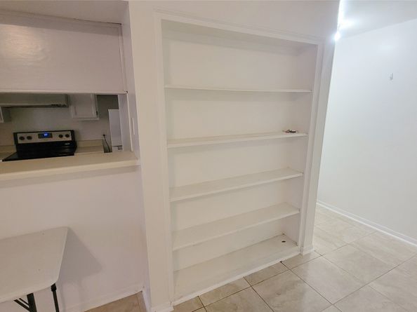 6500 Harbor Town Drive 2703, Houston TX 77036