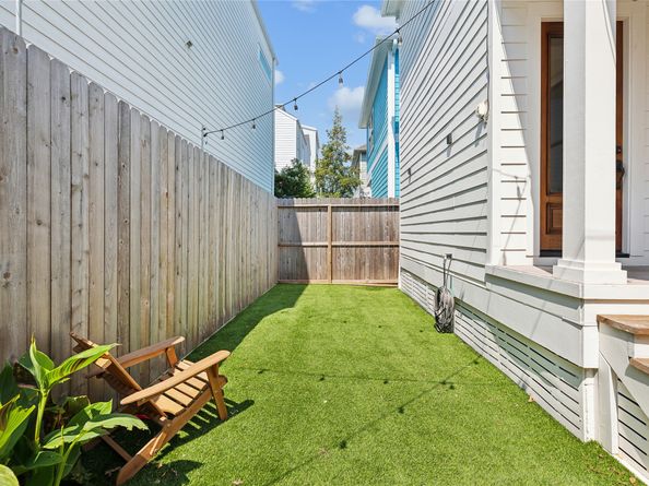 1120 W 18th Street, Houston TX 77008