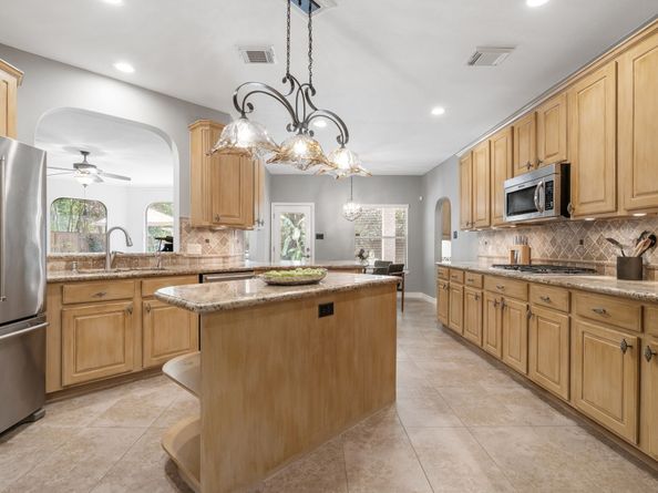 3 Broadweather Place, The Woodlands TX 77382