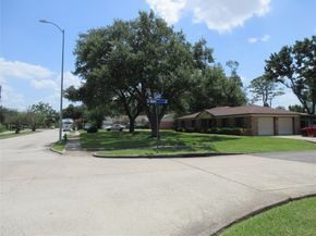 9213 Hammerly Boulevard, Houston TX 77080