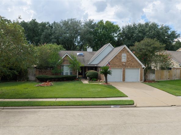 8303 Plum Lake Drive, Houston TX 77095
