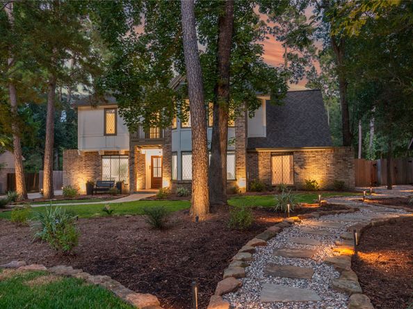 5 Thornhedge Court, The Woodlands TX 77381