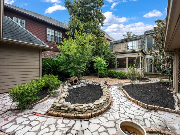 1840 Norfolk Street, Houston TX 77098