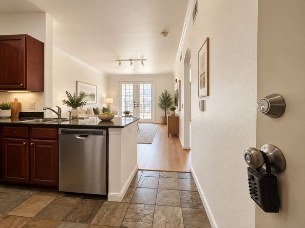 7575 Kirby Drive 1104, Houston TX 77030