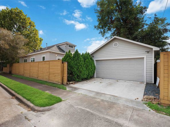 711 Walton Street, Houston TX 77009