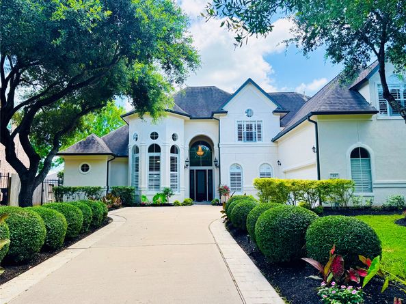 24 Saint Christopher Court, Sugar Land TX 77479