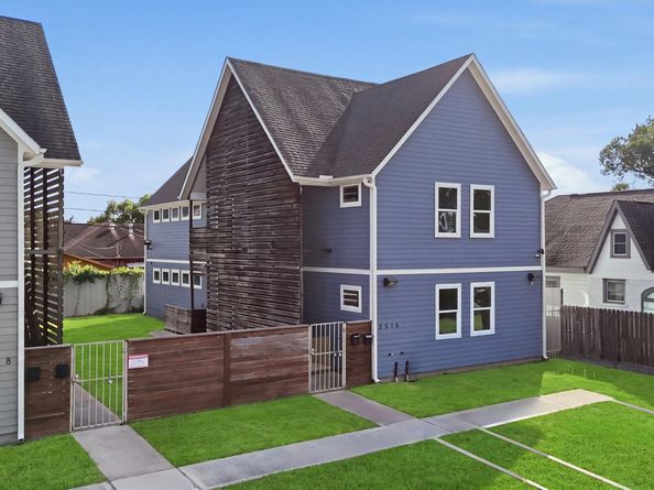2516 Cleburne Street, Houston TX 77004
