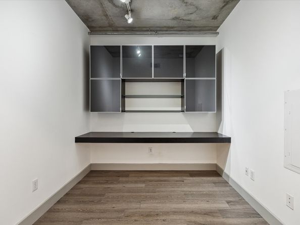 1901 Post Oak Boulevard 408, Houston TX 77056