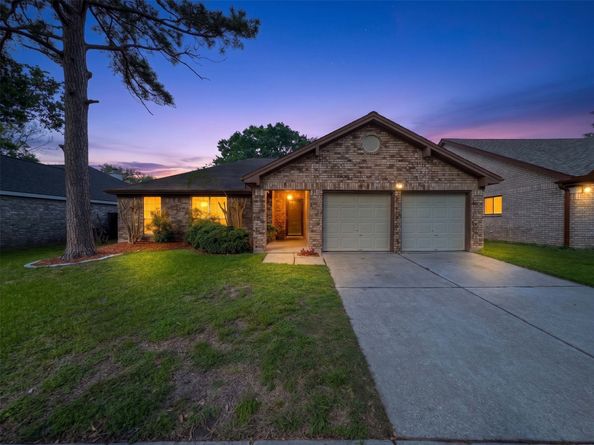 16747 Square Rigger Lane, Friendswood TX 77546