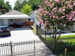 5701 LUNA Street, Houston TX 77076