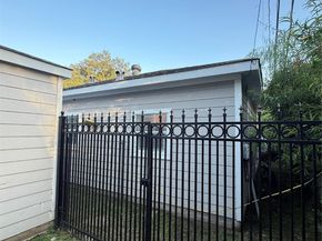 5701 LUNA Street, Houston TX 77076