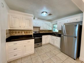 5701 LUNA Street, Houston TX 77076