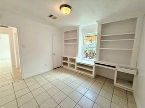 5701 LUNA Street, Houston TX 77076