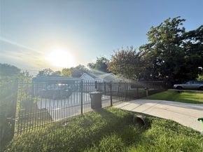 5701 LUNA Street, Houston TX 77076