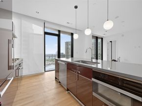 1409 Post Oak Boulevard 2003, Houston TX 77056