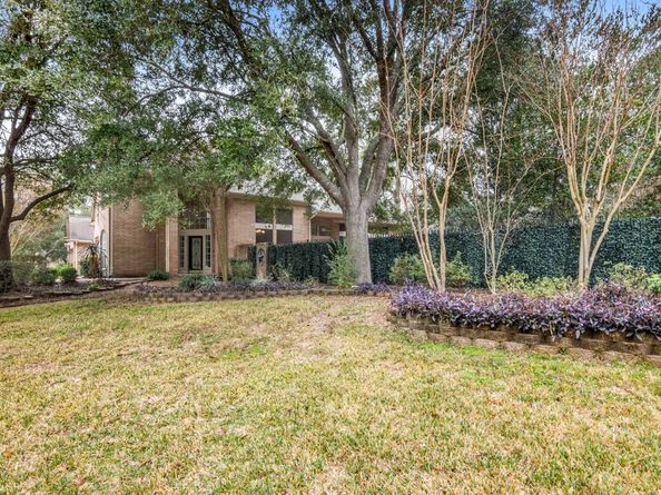 2 Surrey Run Place, The Woodlands TX 77384