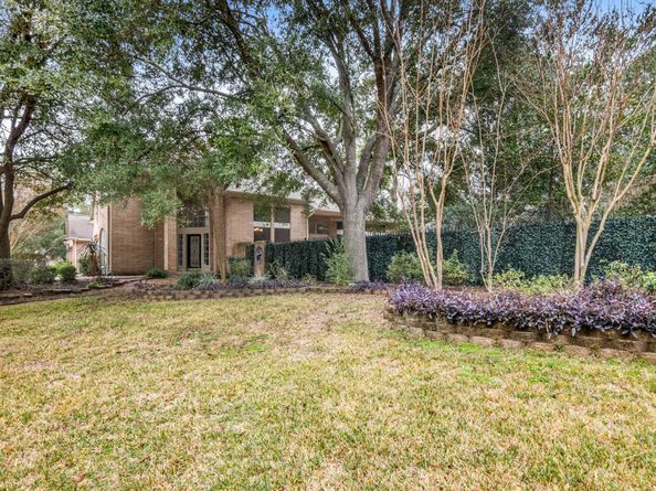 2 Surrey Run Place, The Woodlands TX 77384