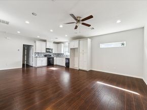 7047 Avenue E, Houston TX 77011