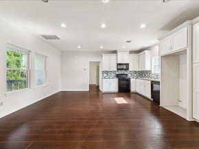 7047 Avenue E, Houston TX 77011