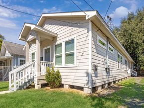 7047 Avenue E, Houston TX 77011