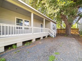 7047 Avenue E, Houston TX 77011