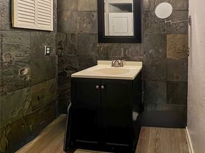 12500 Sandpiper Drive 32, Houston TX 77035