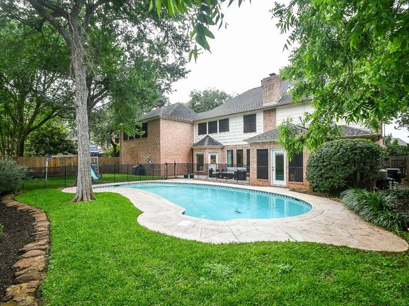 2107 Pecan Trail Drive, Richmond TX 77406