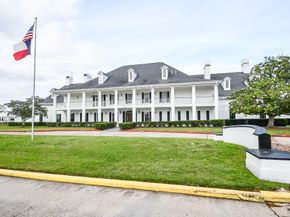 2107 Pecan Trail Drive, Richmond TX 77406