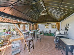 5002 Beechnut Street, Houston TX 77096