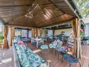 5002 Beechnut Street, Houston TX 77096
