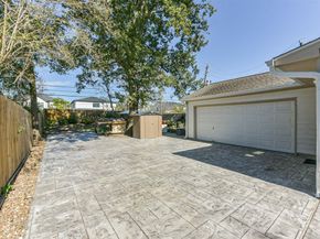 5002 Beechnut Street, Houston TX 77096