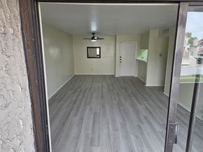 3025 Walnut Bend Lane 21, Houston TX 77042