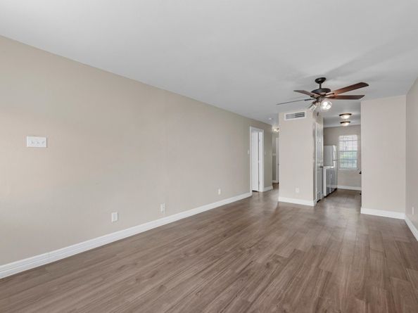 7945 Ellinger Lane, Houston TX 77040