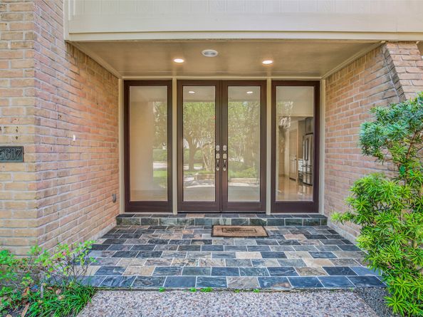 15607 Memorial Drive, Houston TX 77079