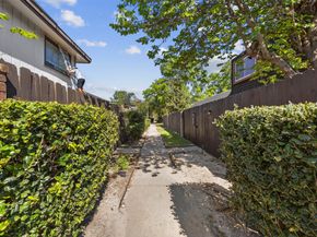 12020 Mighty Oak Drive B, Houston TX 77066