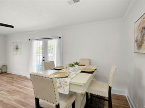 4909 Cochran Street 12, Houston TX 77009