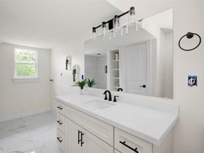 4909 Cochran Street 12, Houston TX 77009