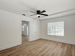 4909 Cochran Street 12, Houston TX 77009
