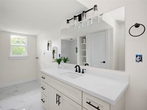 4909 Cochran Street 12, Houston TX 77009