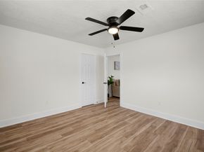 4909 Cochran Street 12, Houston TX 77009