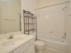 2710 Grants Lake Boulevard I4, Sugar Land TX 77479