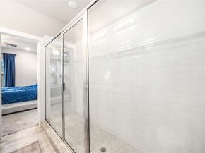5023 Mallow Street A/B, Houston TX 77033