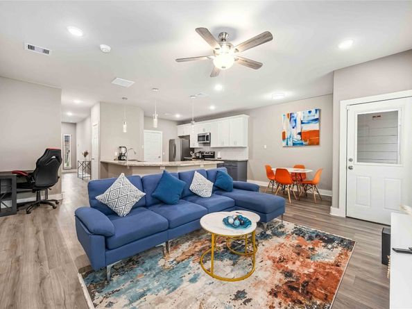 5023 Mallow Street A/B, Houston TX 77033